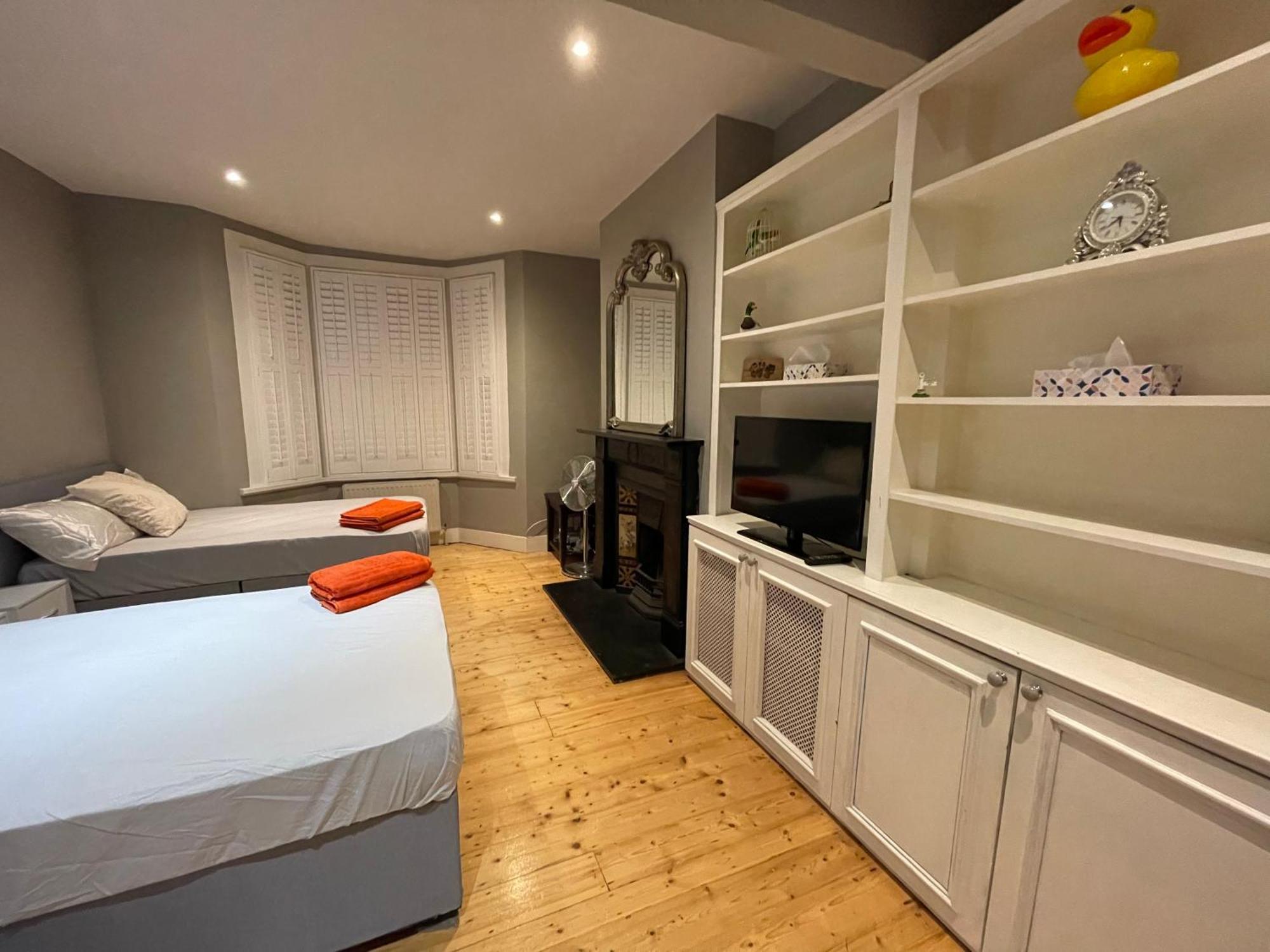 Home In Greenwich Near The O2 런던 외부 사진